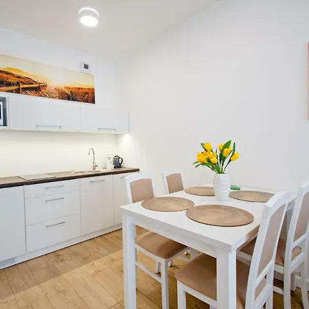 Apartment For 5 People Close To The Park Διαμέρισμα *